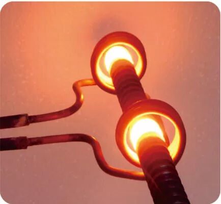 Máquina de aquecimento por indução tipo núcleo Splite, oferecendo vida útil superior a 50.000 horas, projetada para processamento térmico